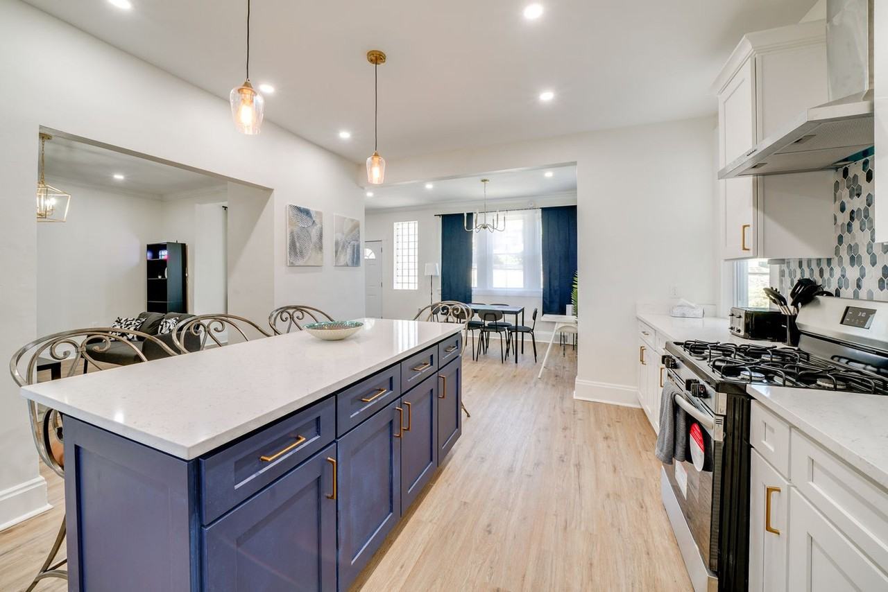 2633 Broadway Ave #1546230P - Photo 6 of 17