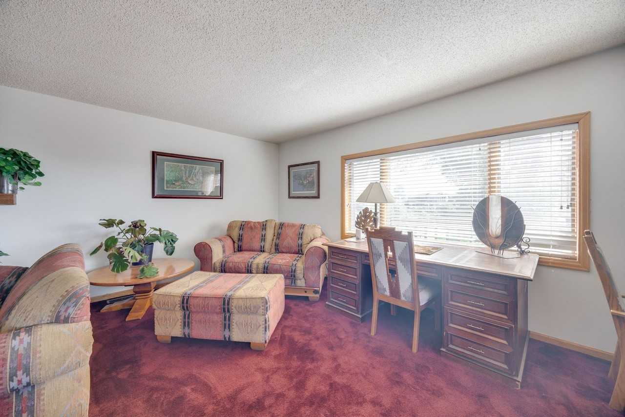 19 Crescent Ln #1546447P - Photo 6 of 28