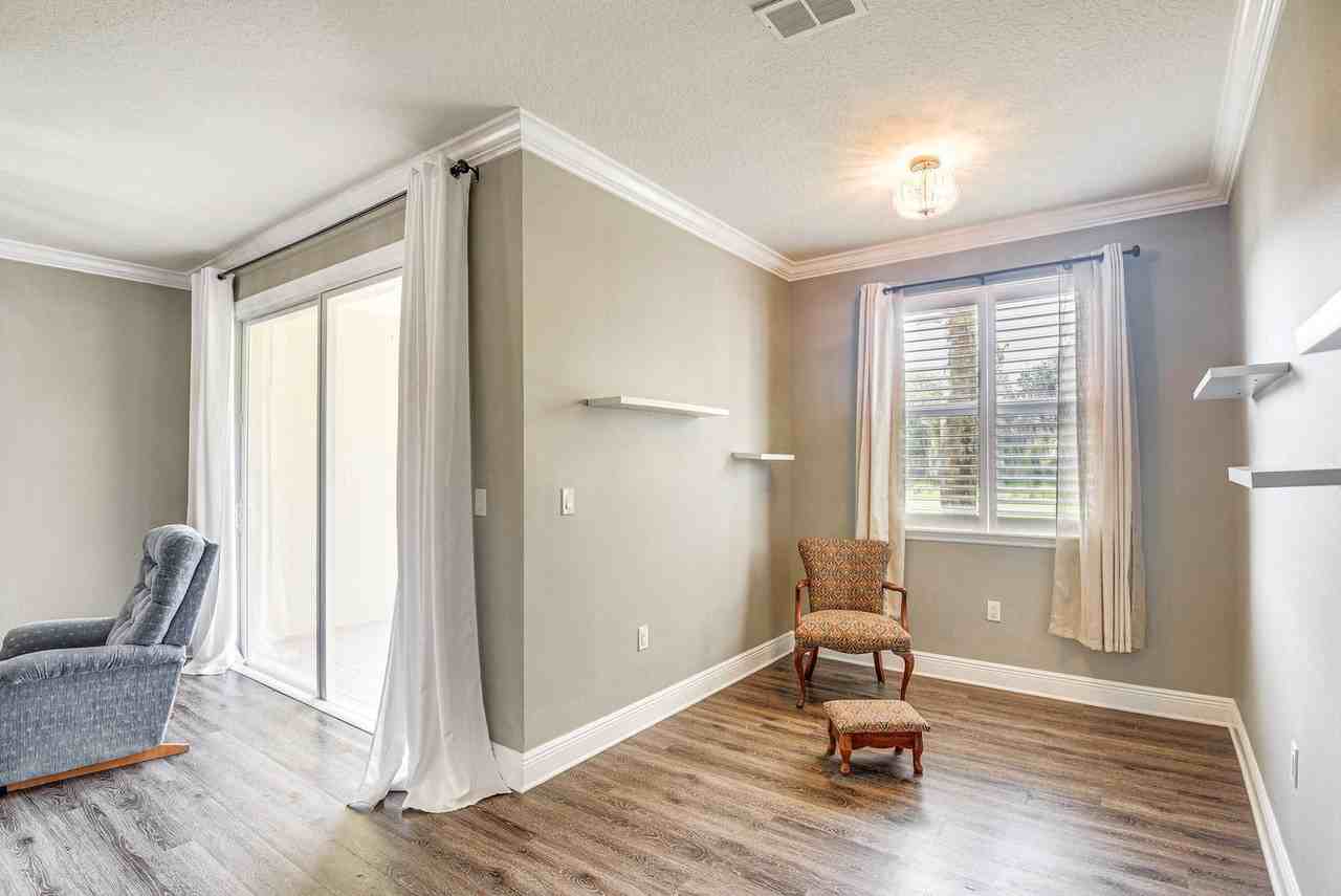 25 Riverview Bnd N #1546088P - Photo 3 of 22