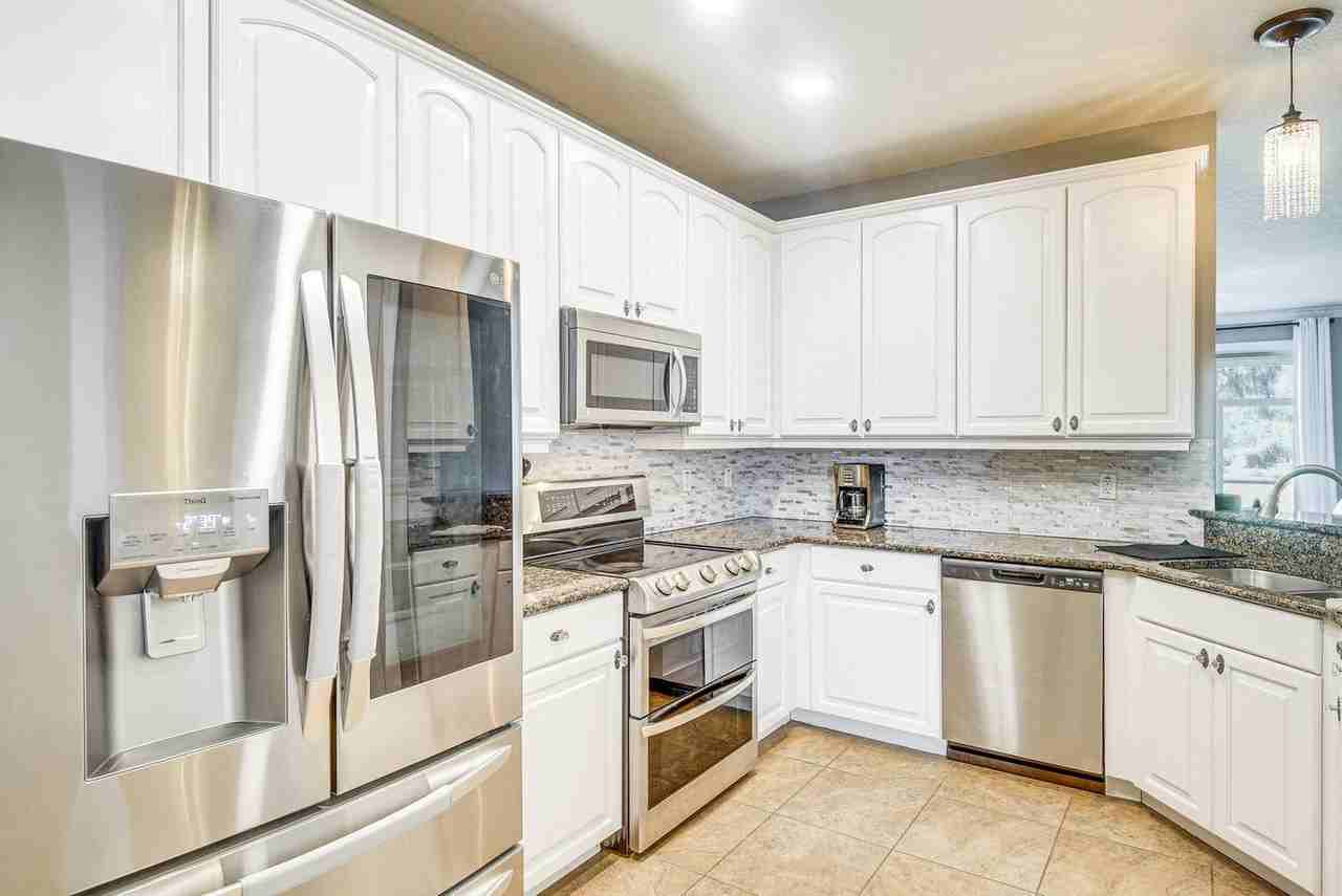 25 Riverview Bnd N #1546088P - Photo 5 of 22