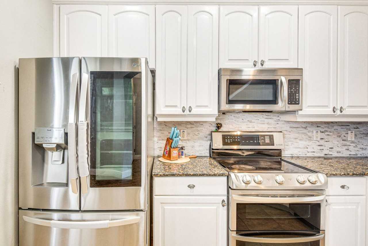 25 Riverview Bnd N #1546088P - Photo 7 of 22