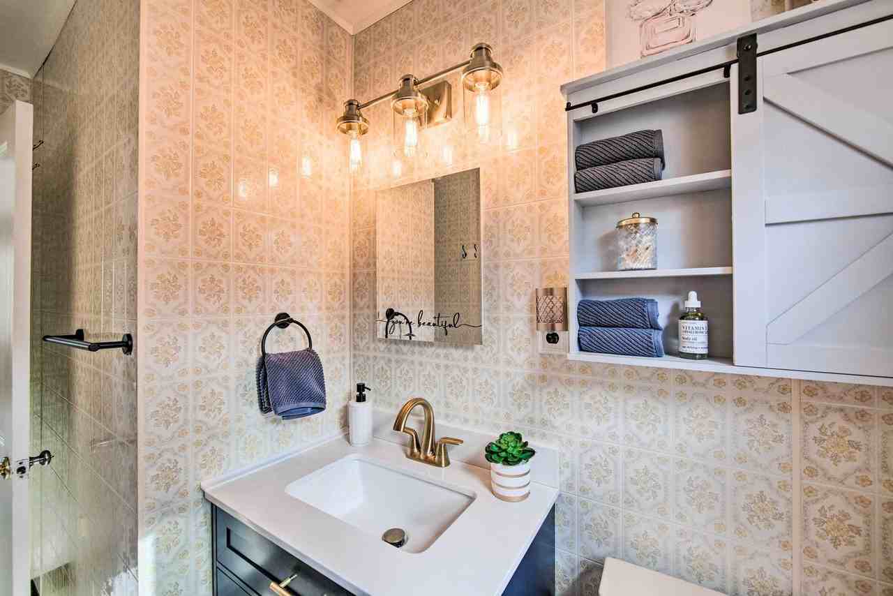 20 Hill Ln #1545824P - Photo 7 of 14
