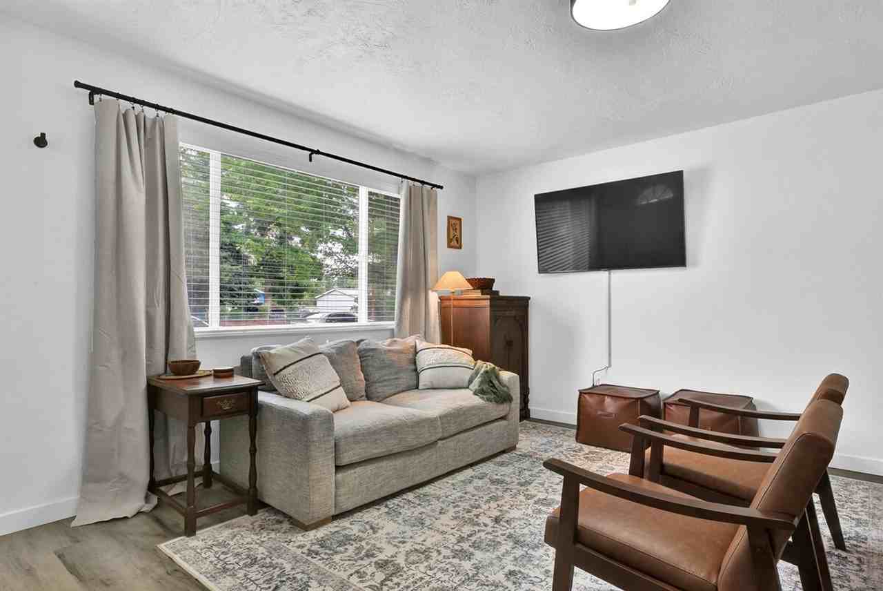 2111 S Owyhee St #1547105P - Photo 3 of 22