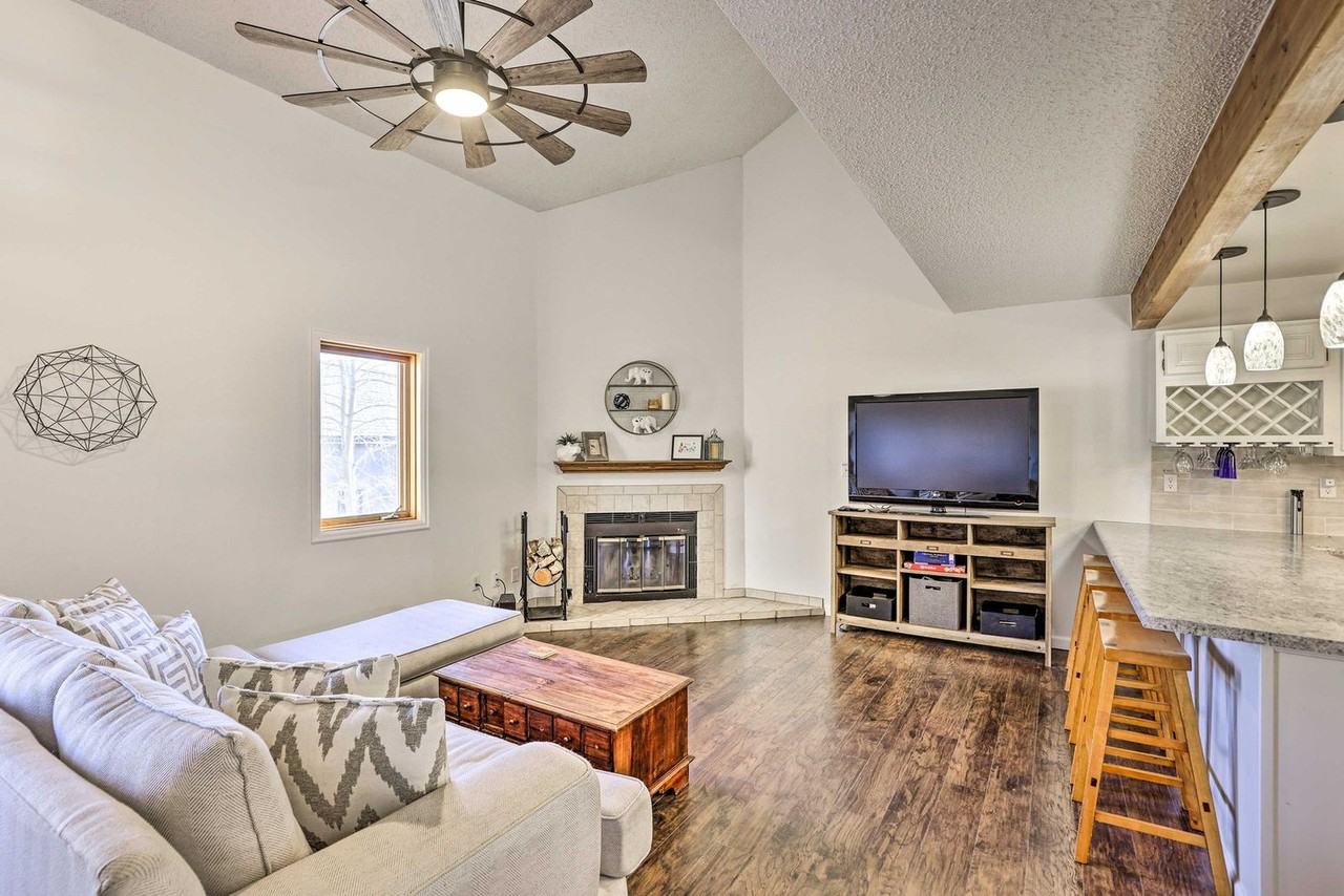 163 Burgundy Cir #1545696P - Photo 3 of 22