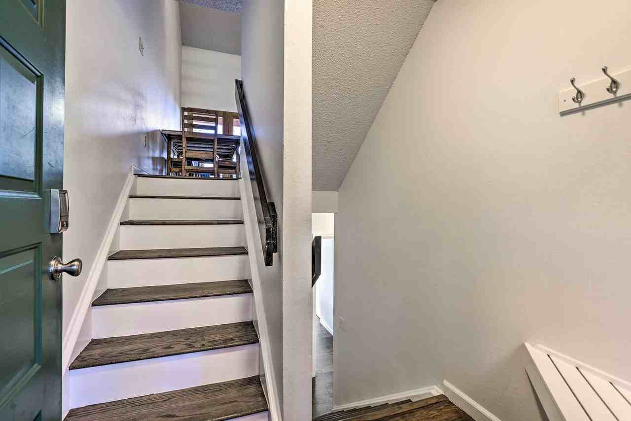 163 Burgundy Cir #1545696P - Photo 5 of 22