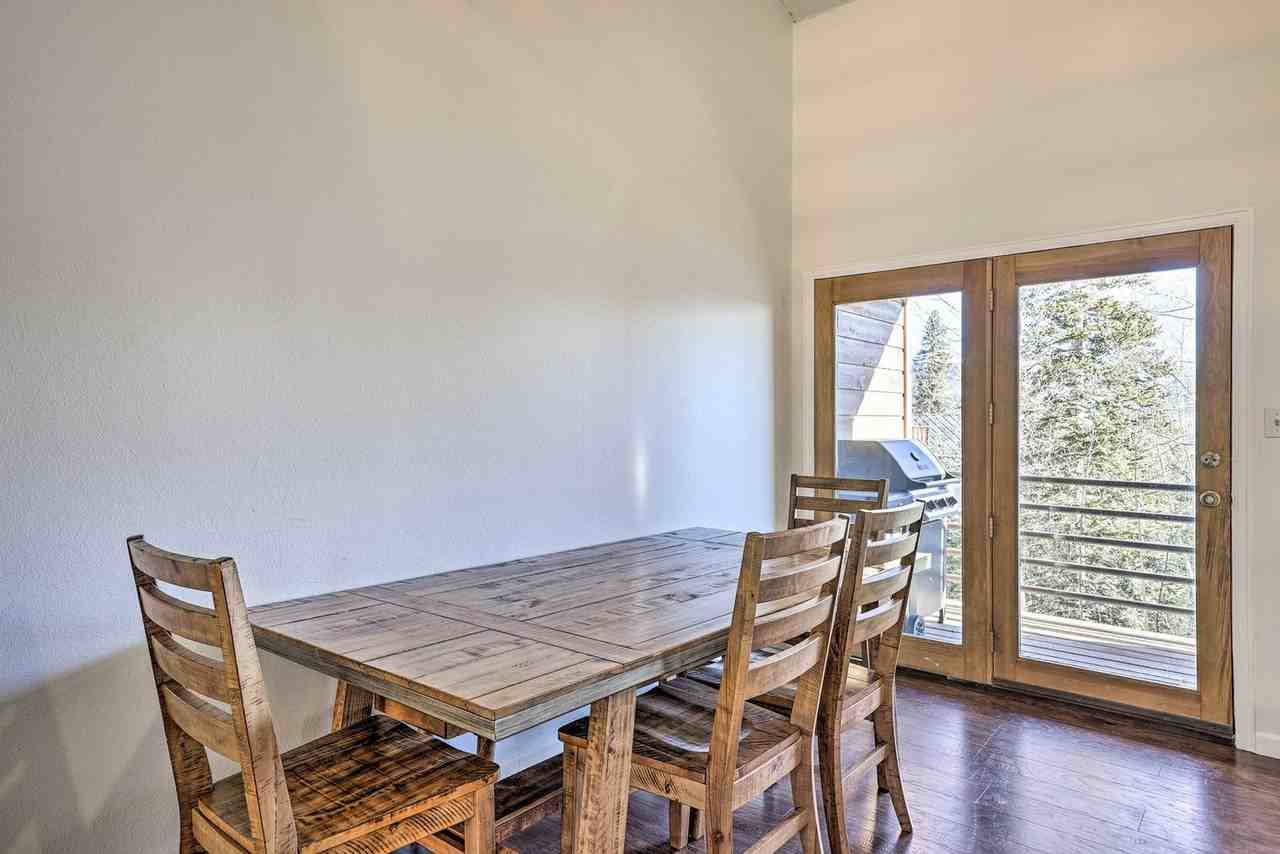 163 Burgundy Cir #1545696P - Photo 6 of 22