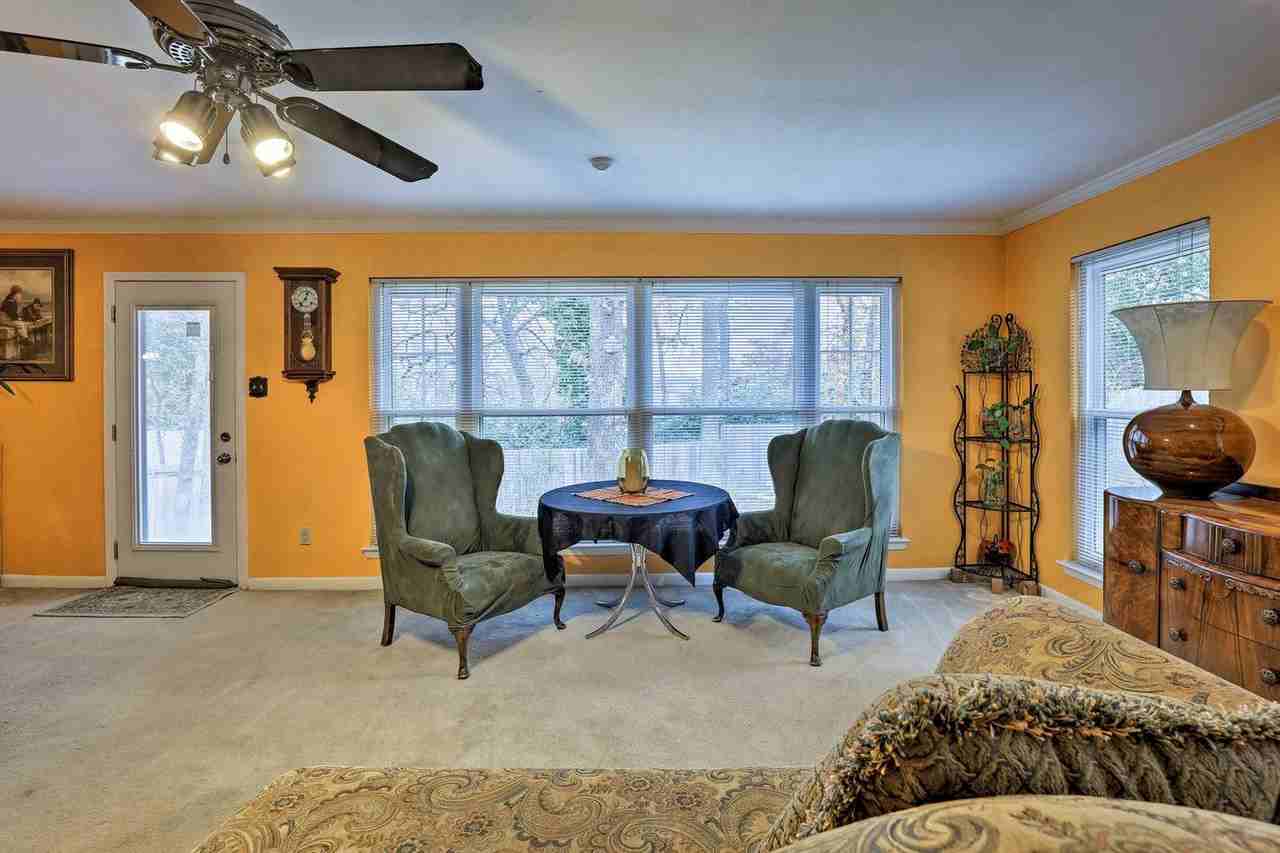 2109 Woodside Dr #1546397P - Photo 2 of 21