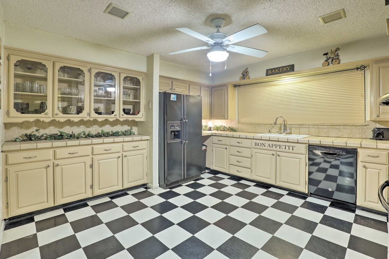 2109 Woodside Dr #1546397P - Photo 6 of 21