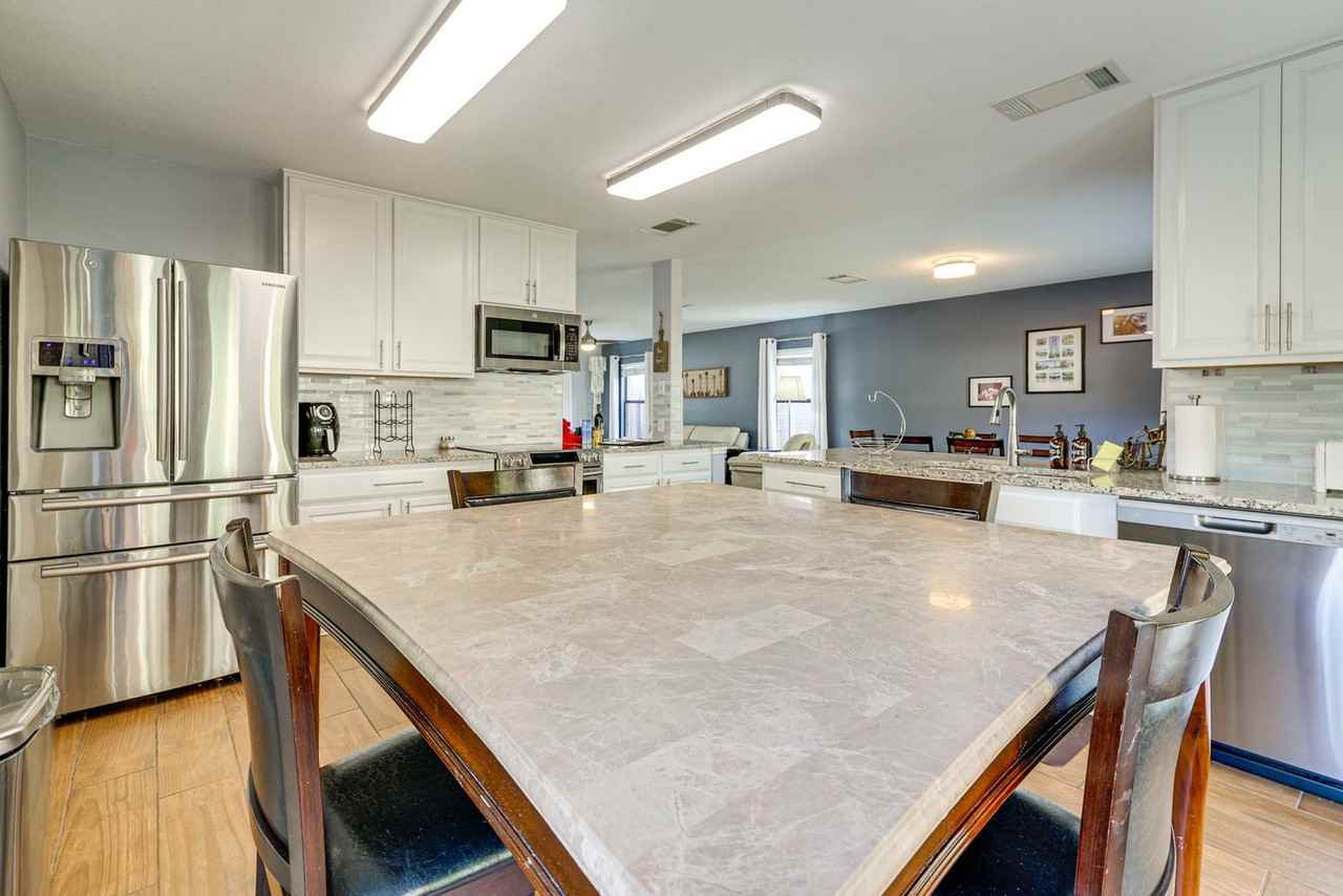 1122 Gruene Rd #1545903P - Photo 7 of 27