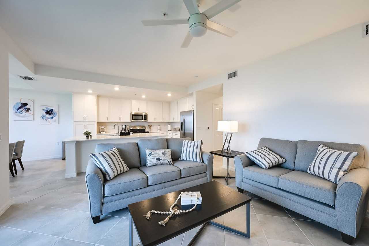 5651 Double Eagle Cir #1545996P - Photo 4 of 25
