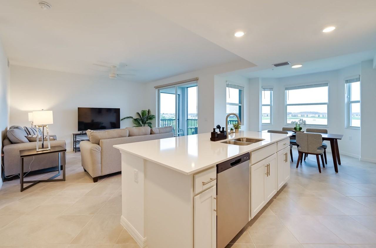 5651 Double Eagle Cir #1545996P - Photo 7 of 25