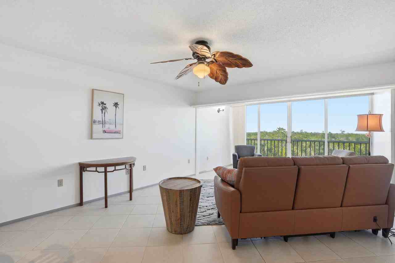 300 Stevens Landing Dr #1547818P - Photo 2 of 33