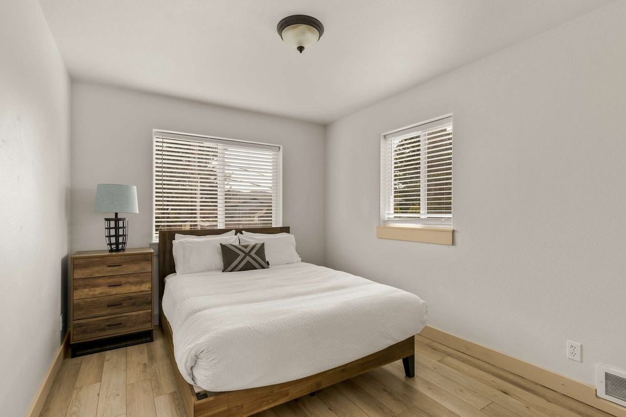 3979 Ne Johns Ave #1550282P - Photo 7 of 37