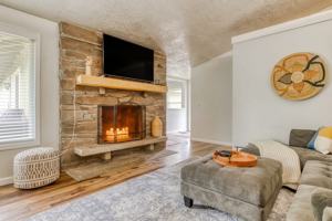 featured image of 353 Brightwood Ct