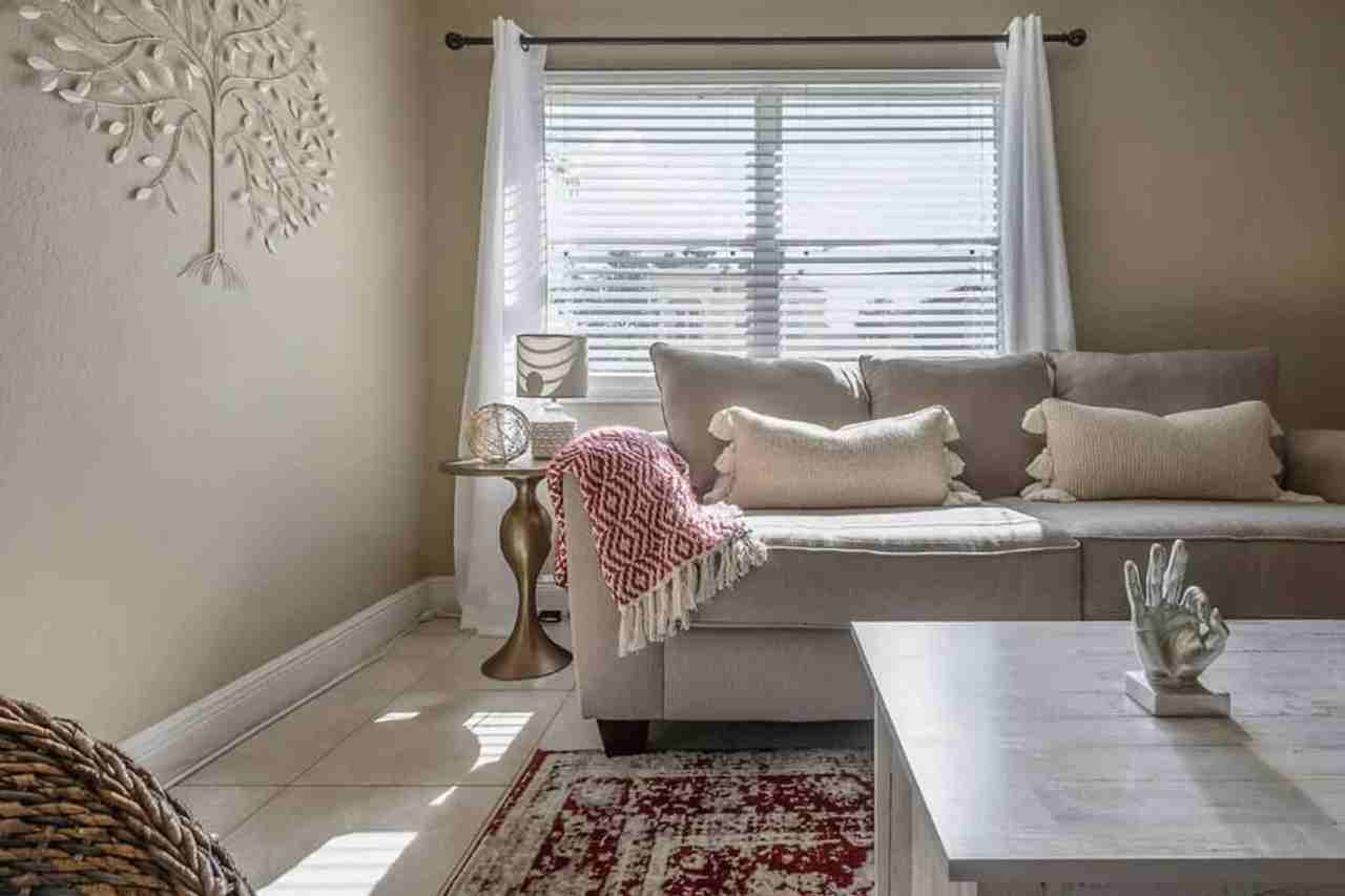 2415 W Carmen St #1553483P - Photo 3 of 28