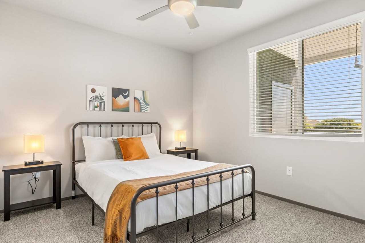7200 North 91st Avenue - Photo 5 of 31