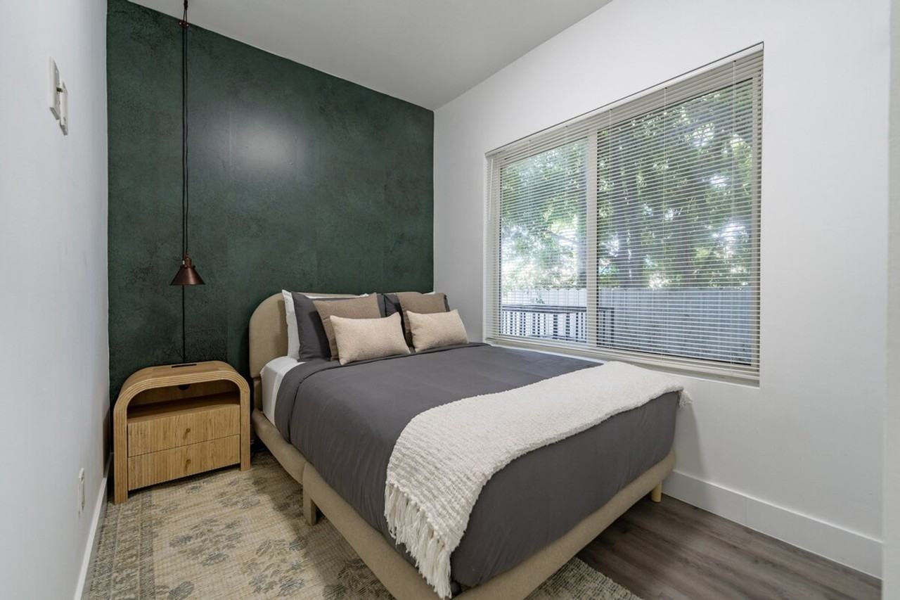 972 W Flagler St #1548679P - Photo 7 of 17