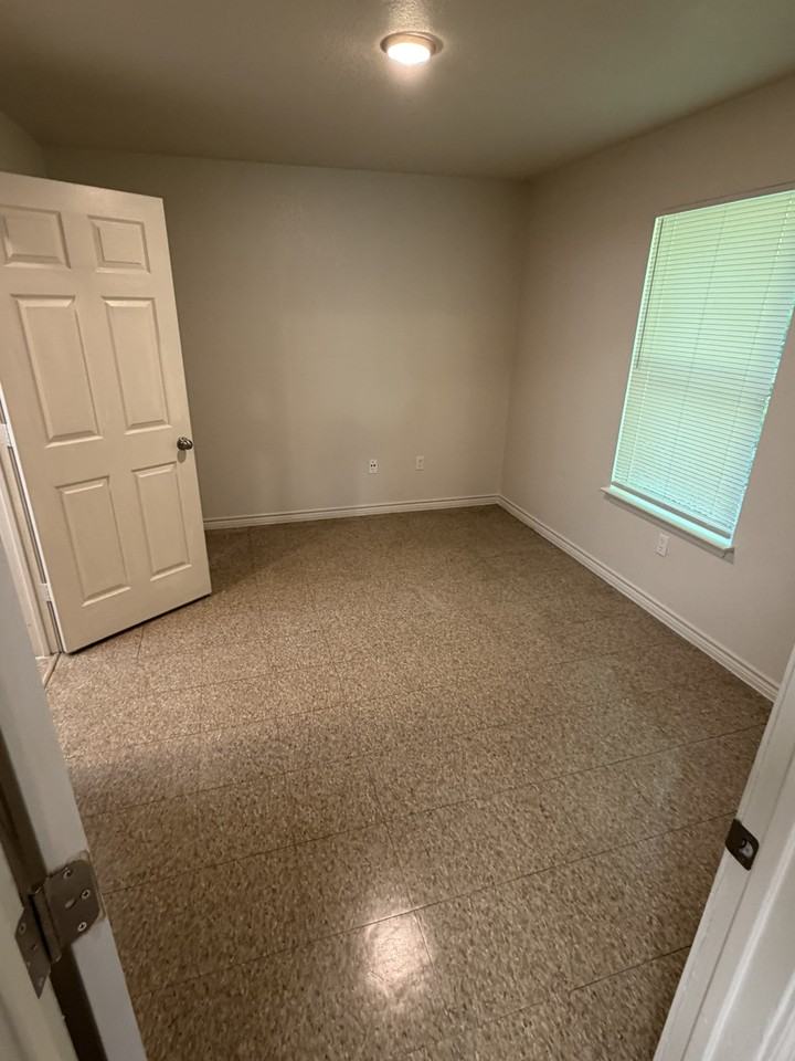807 North 4th Street #A - Photo 4 of 12
