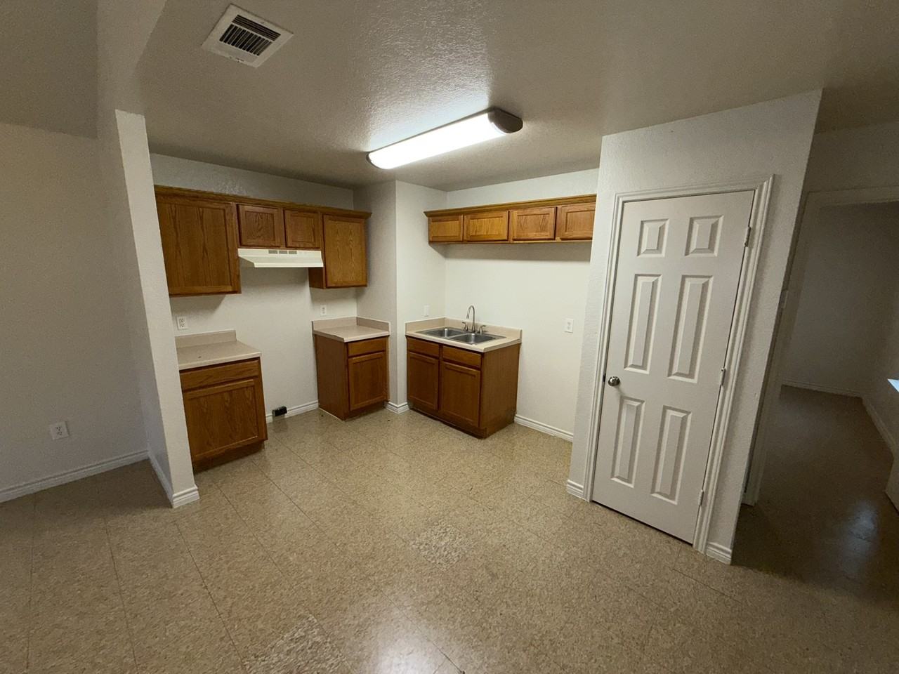 514 East Central Avenue #B - Photo 4 of 7