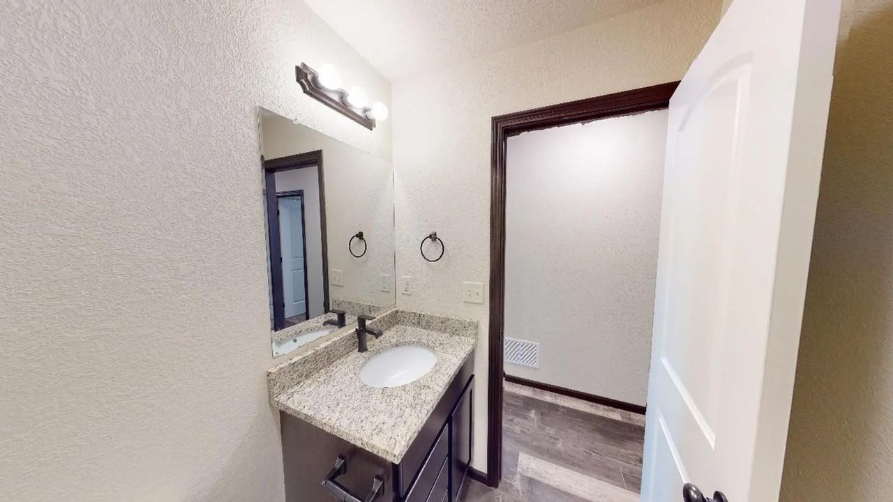 598 Westwind Rd - Photo 5 of 10