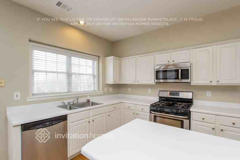 2132 Tallapoosa Dr - Photo 5 of 11