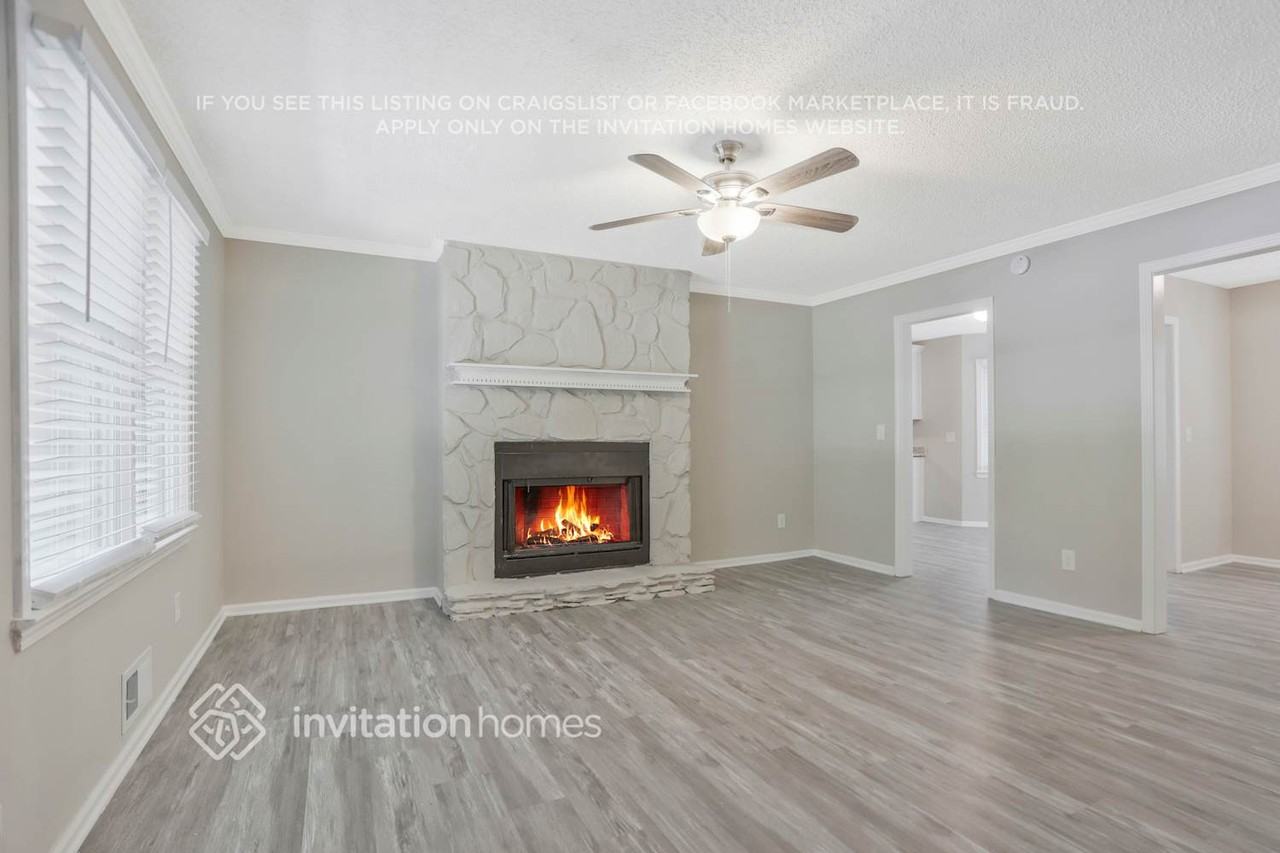 306 Lake Swan Ct - Photo 4 of 27