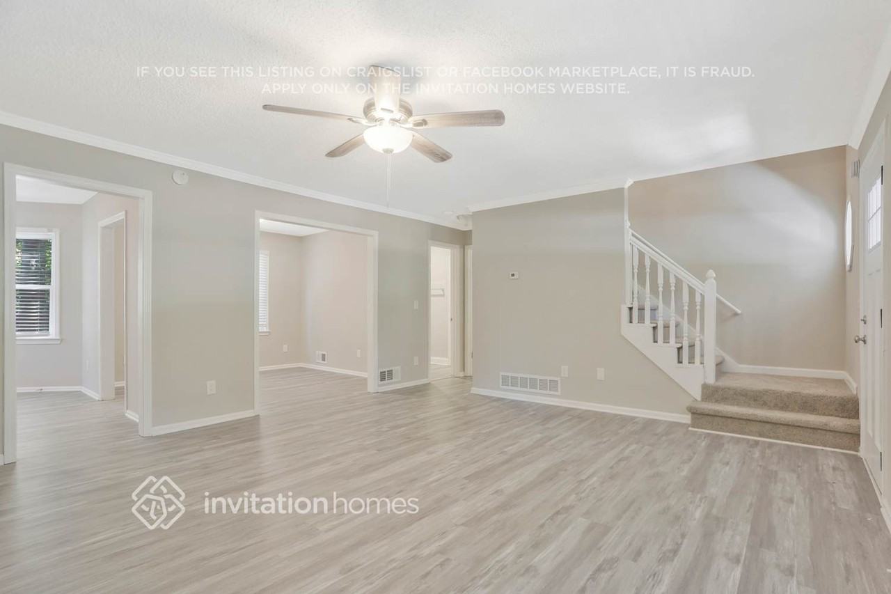 306 Lake Swan Ct - Photo 5 of 27