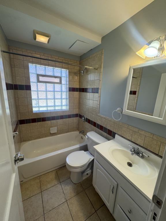 2539 Leslie Ave - Photo 7 of 12