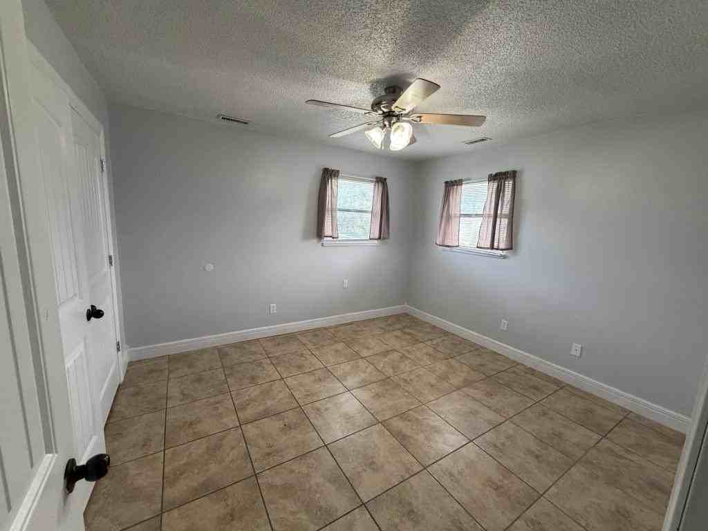 217 S Galena Ave - Photo 4 of 6