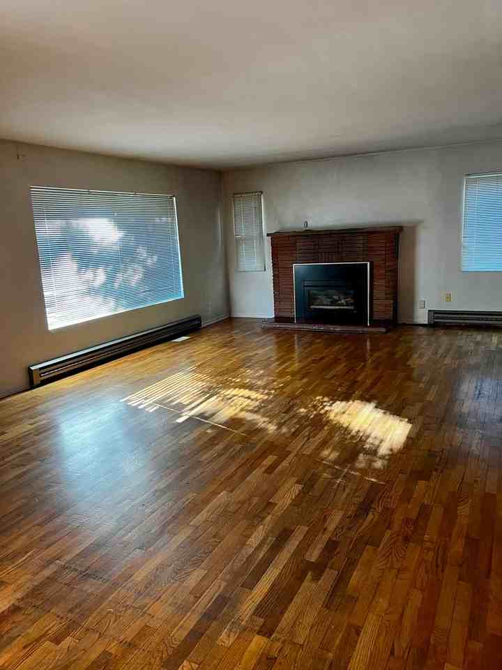 317 S Hartford Ave - Photo 4 of 21