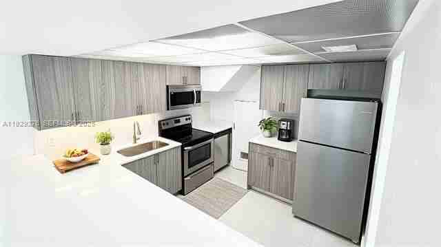 3079 Northwest 11th Street - Photo 7 of 12