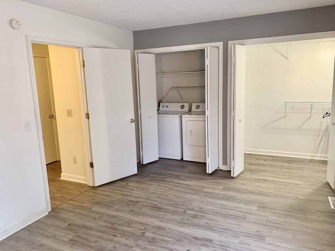 875 Vine St #TH - Photo 3 of 9