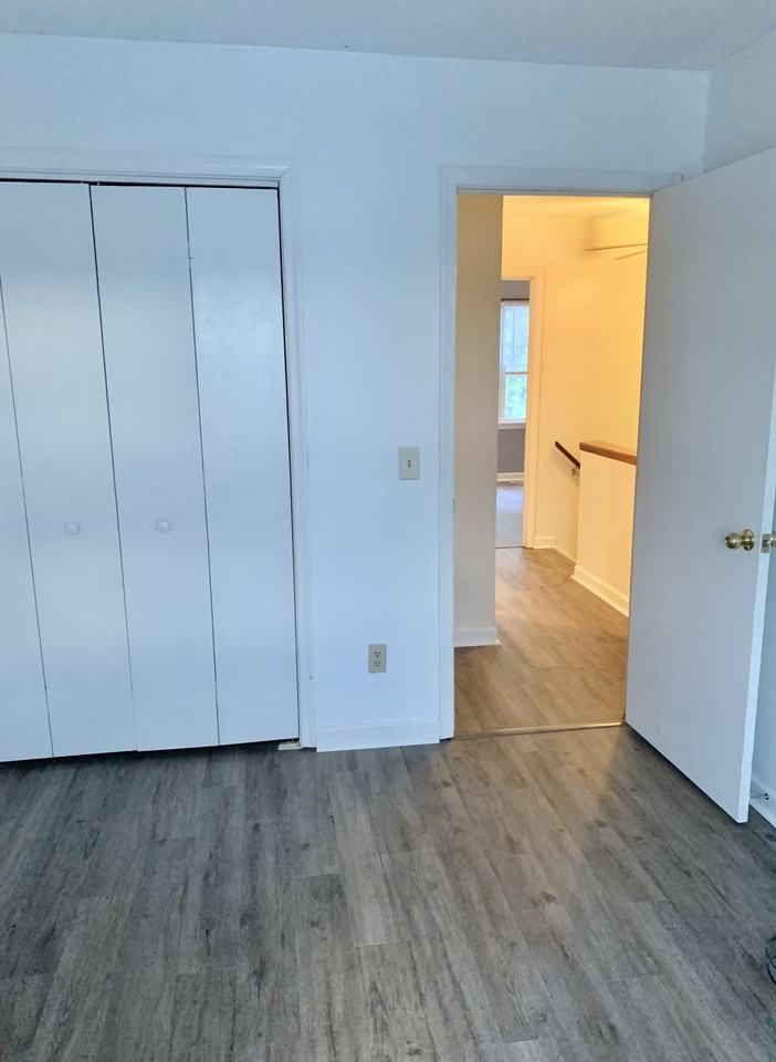875 Vine St #TH - Photo 4 of 9