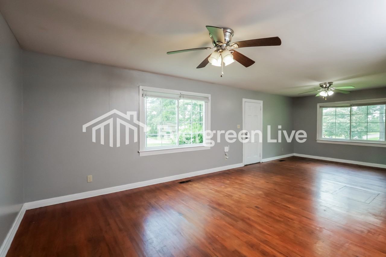 2711 17th Ave - Photo 2 of 15