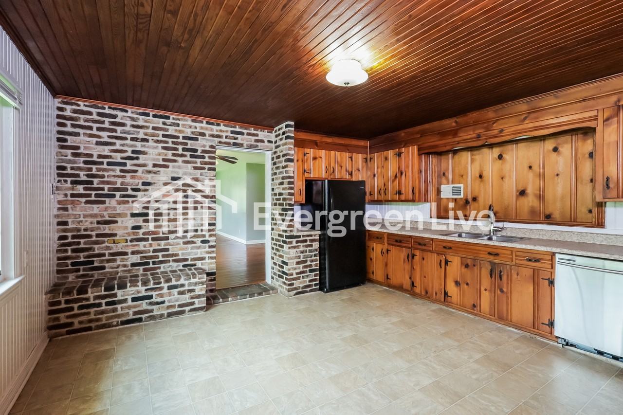 2711 17th Ave - Photo 5 of 15