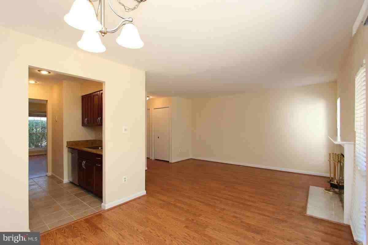 1507 Ingram Ter - Photo 4 of 30