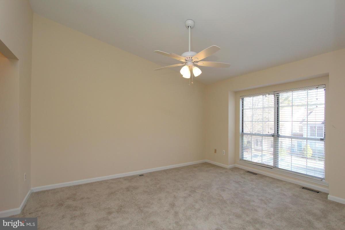 1507 Ingram Ter - Photo 5 of 30