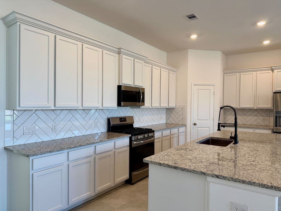 3715 Rock Ledge Dr - Photo 5 of 15