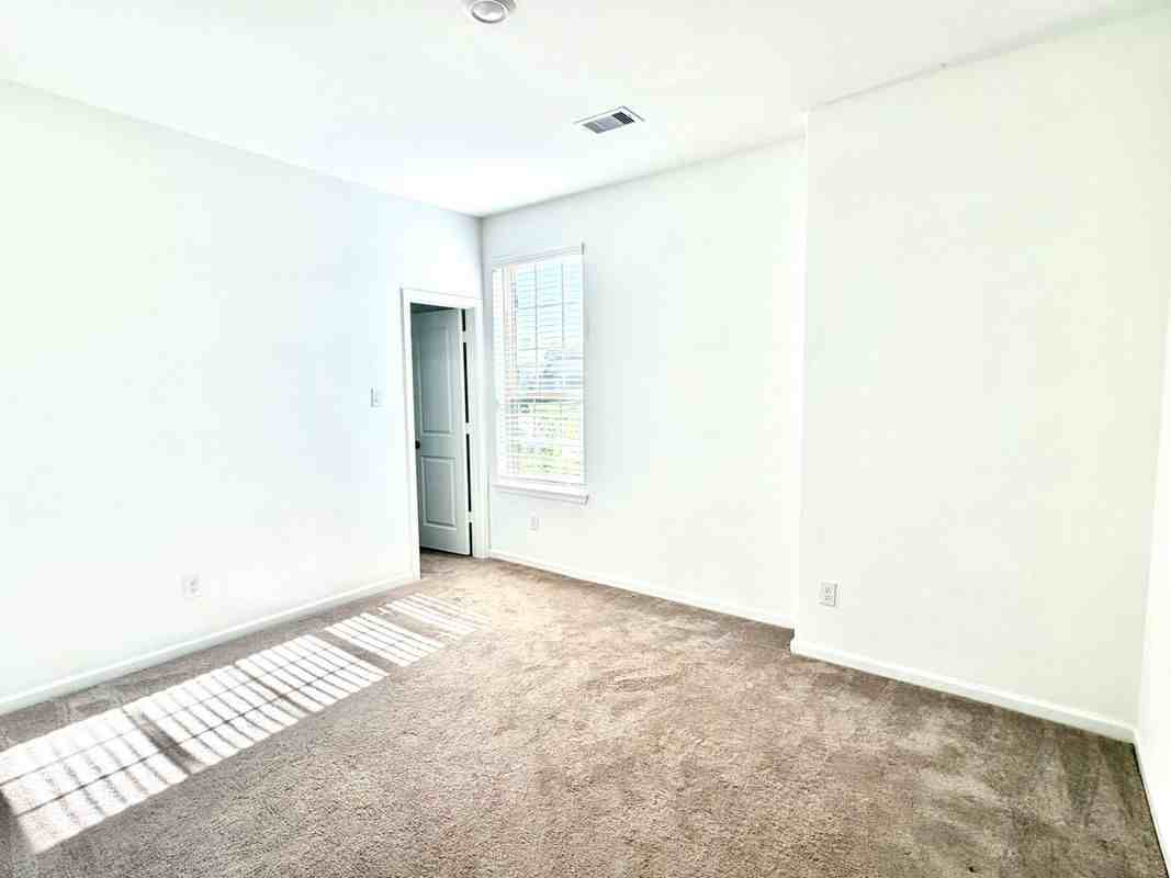 3715 Rock Ledge Dr - Photo 7 of 15
