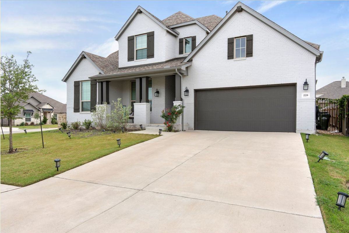 228 Lotti Ln - Photo 2 of 36
