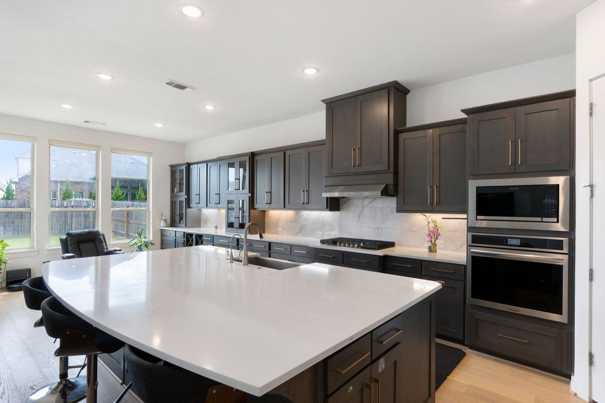 228 Lotti Ln - Photo 6 of 36