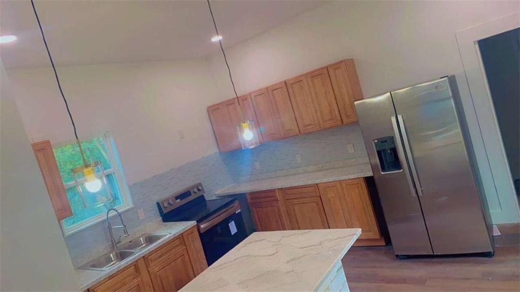 248 Madison St - Photo 6 of 12