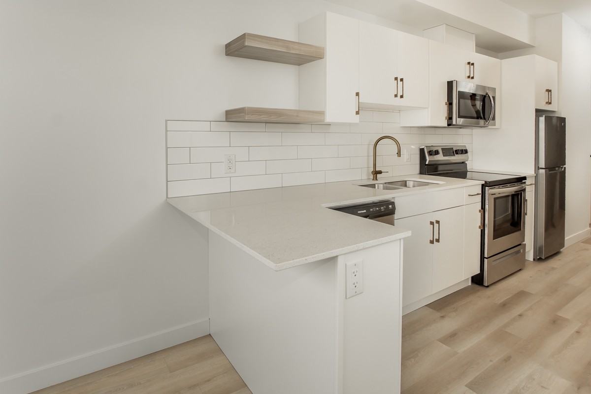 710 Westminster Avenue - Photo 5 of 18