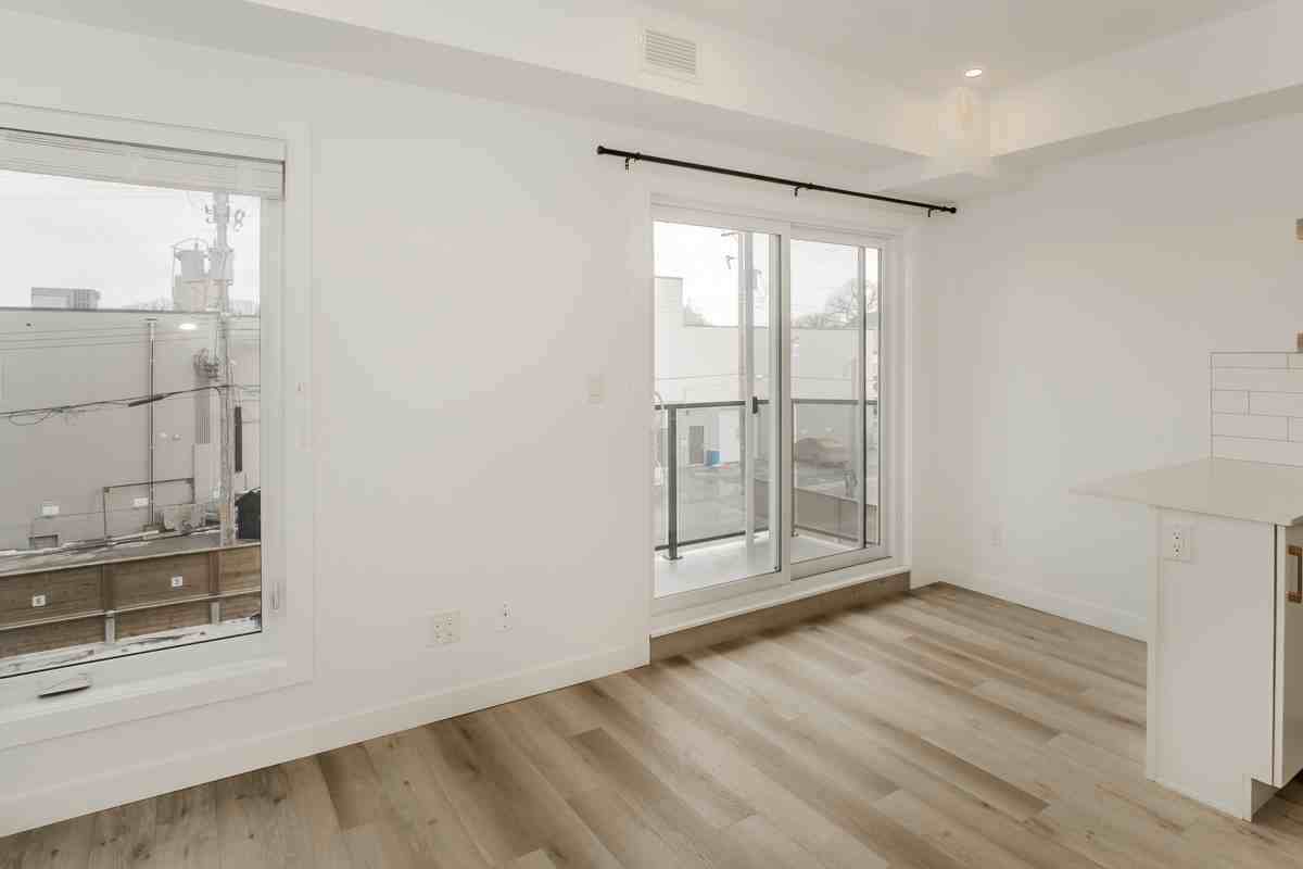 710 Westminster Avenue - Photo 7 of 18
