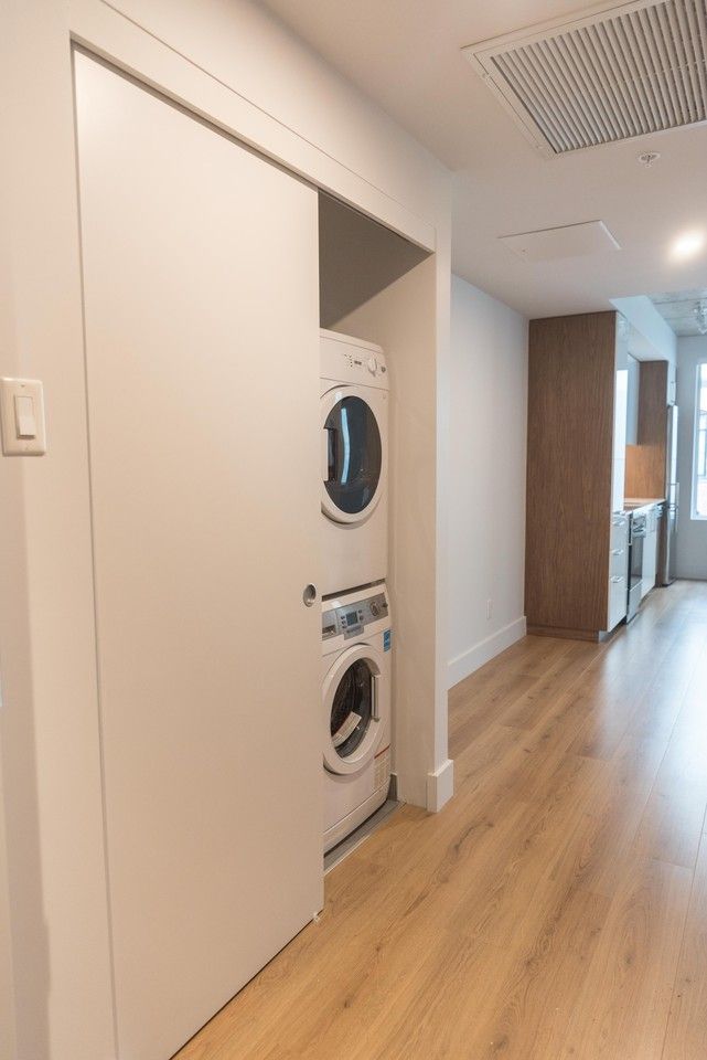 1090 Rue De Bleury — photo 3