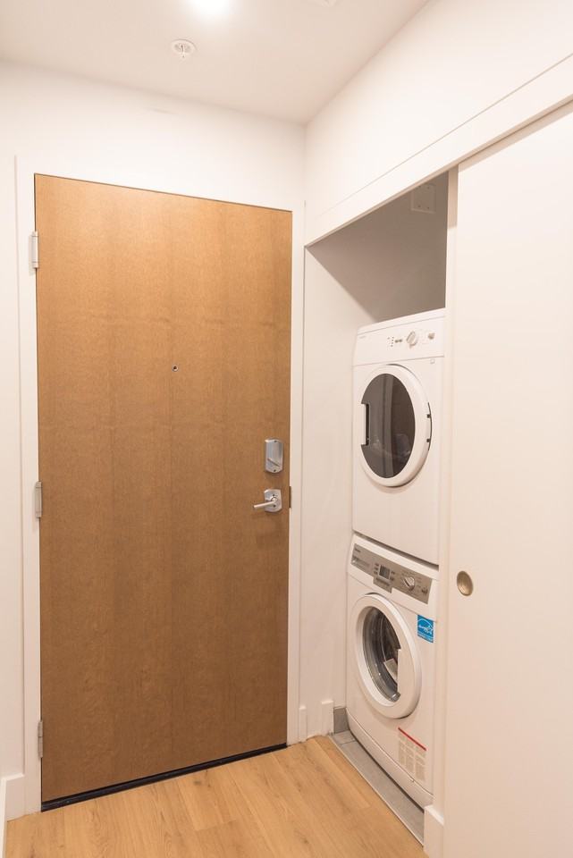 1090 Rue De Bleury — photo 3