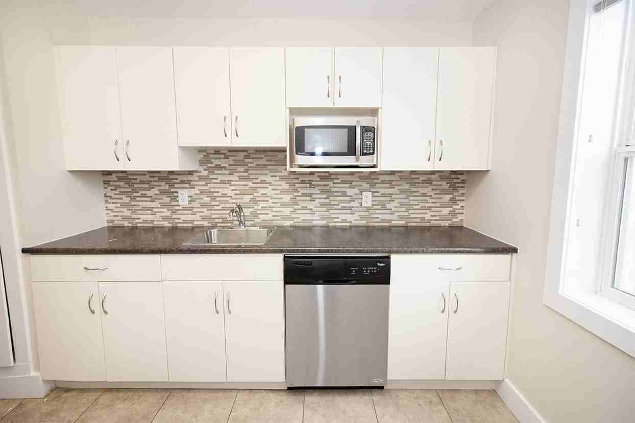 321 Enfield Cresecent - Photo 2 of 20