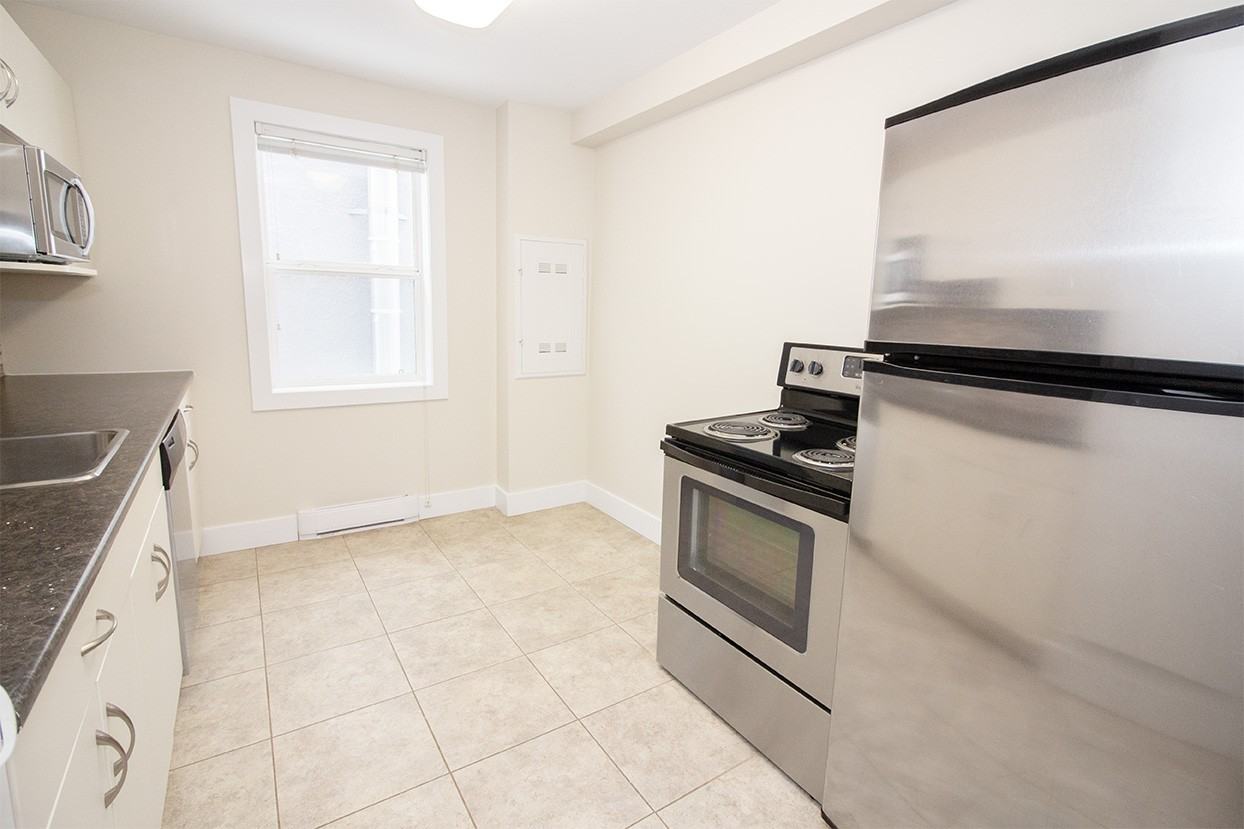321 Enfield Cresecent - Photo 5 of 20