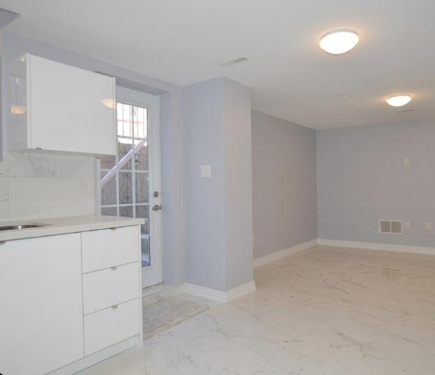 3472 Beau Rivage Cres - Photo 2 of 4