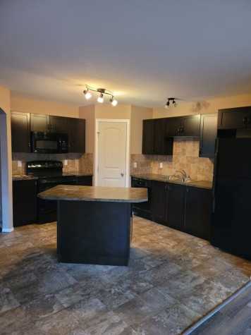 31 Av Jamieson - Photo 3 of 14